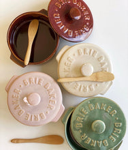 Load image into Gallery viewer, LOIRE CERAMIC BRIE BAKERS DISHES
