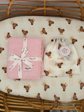 Load image into Gallery viewer, BUNDLE &amp; SAVE (Bassinet sheet + Blanket, your choice of colour) ✨ save 15% ✨
