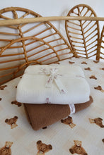 Load image into Gallery viewer, Knitted blanket - latte
