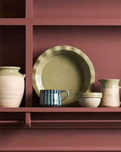 Load image into Gallery viewer, Kitchen Life Pie Dish / Peppercorn
